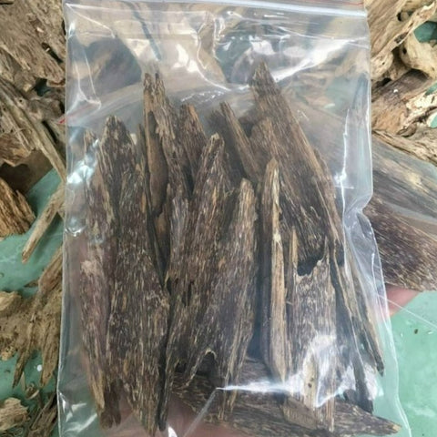 Agarwood Chips Incense Aloeswood Wild Grade Natural Agarwood Chip | Genuine Agarwood Directly From Quang Nam Province of Vietnam Natural Ant Wood Grade A+++ (500g)🪵🥇