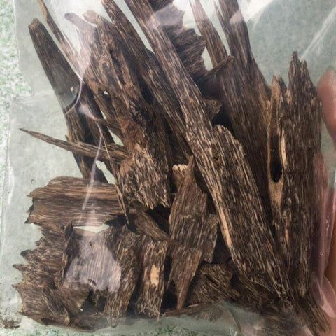 Agarwood Chips Incense Aloeswood Wild Grade Natural Agarwood Chip | Genuine Agarwood Directly From Quang Nam Province of Vietnam Natural Ant Wood Grade A++ (25g)🪵🥇